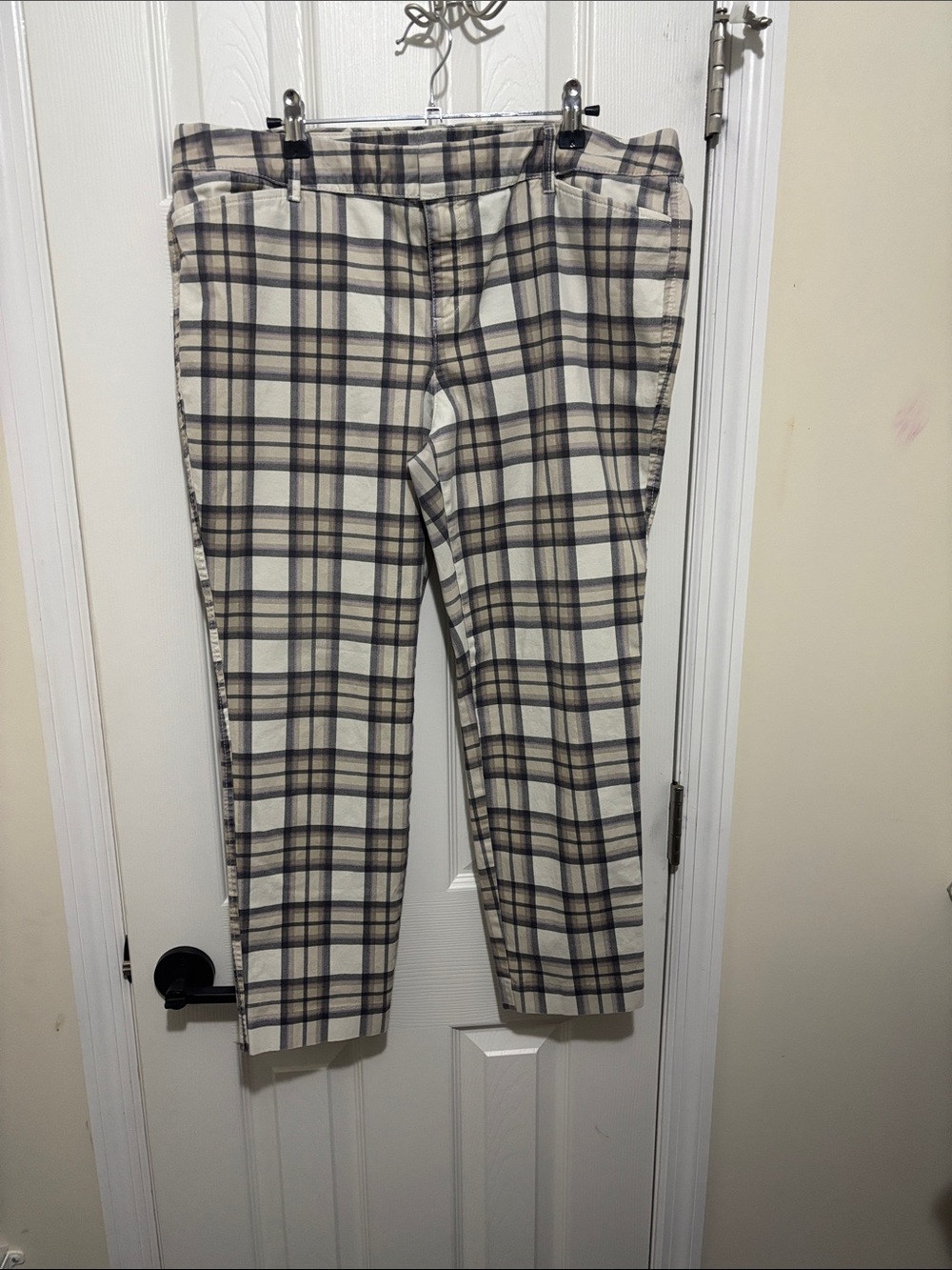 Old Navy Pixie Cropped pants